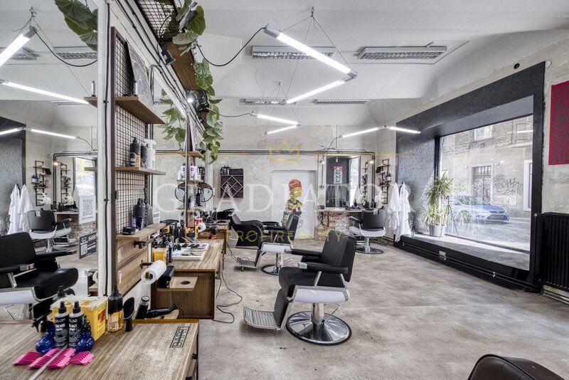 Přenechání zavedeného barber shopu
